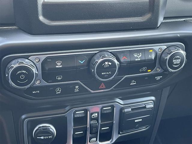 used 2023 Jeep Gladiator car, priced at $25,600