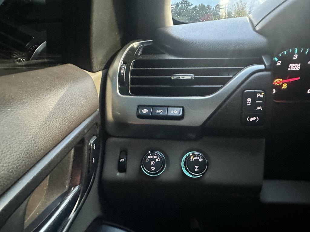 used 2018 Chevrolet Suburban car, priced at $26,500