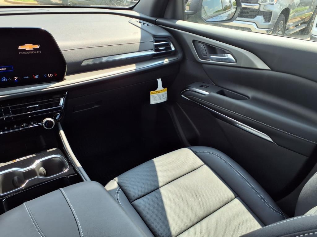 new 2026 Chevrolet Traverse car, priced at $44,920