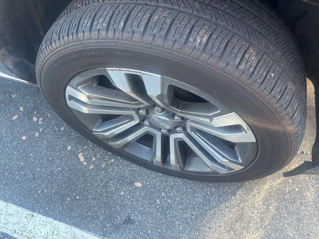 used 2018 GMC Yukon car, priced at $32,000