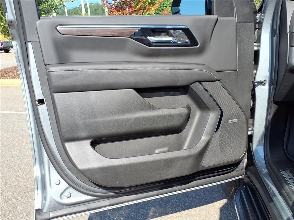 new 2025 Chevrolet Tahoe car, priced at $73,519