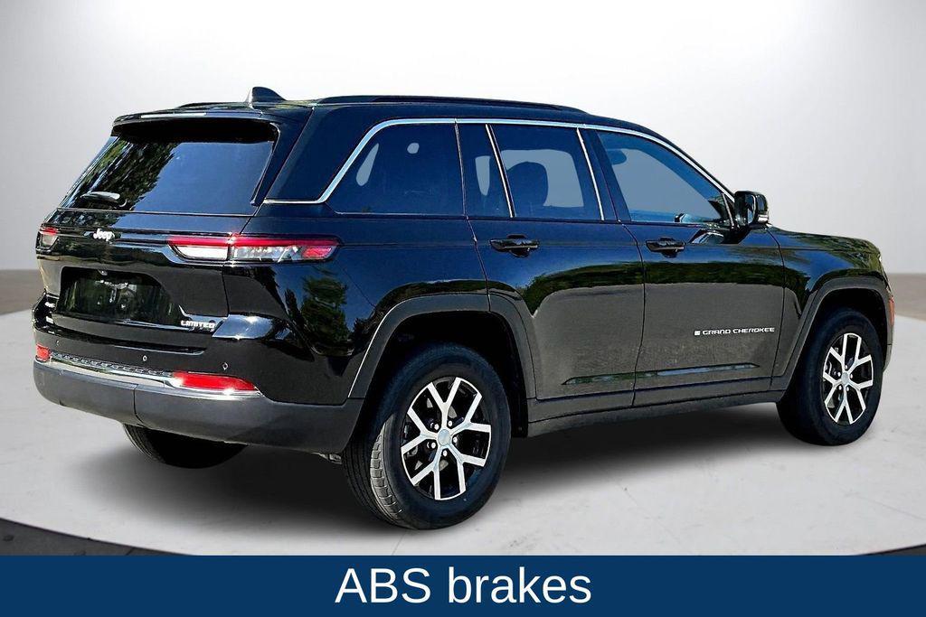 used 2024 Jeep Grand Cherokee car, priced at $31,000