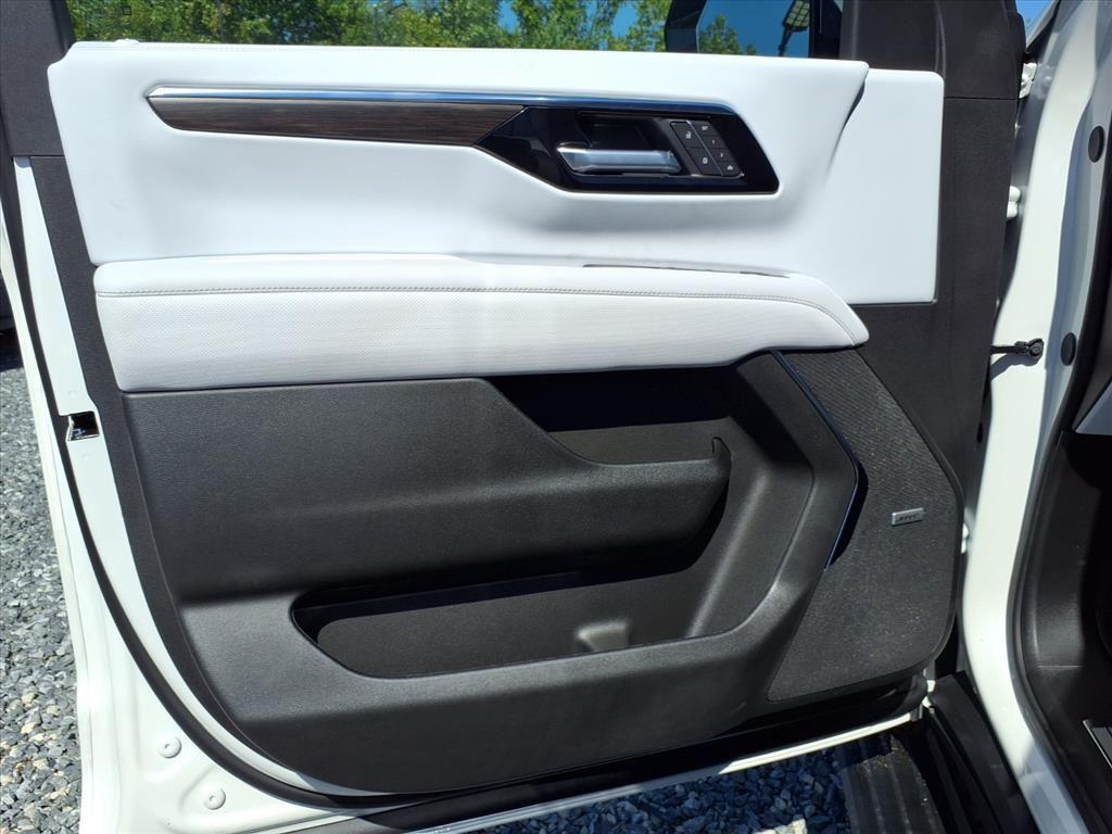 new 2025 Chevrolet Tahoe car, priced at $79,580