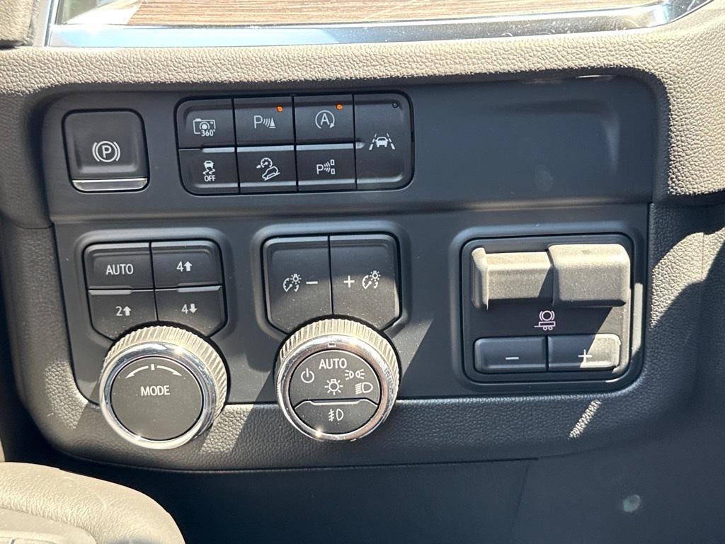 new 2025 Chevrolet Suburban car, priced at $73,790