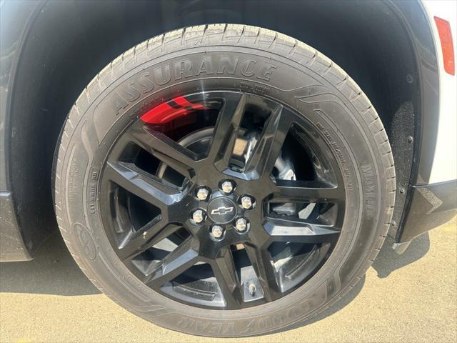 used 2022 Chevrolet Traverse car, priced at $33,900