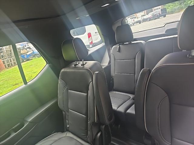 used 2022 Chevrolet Traverse car, priced at $33,900