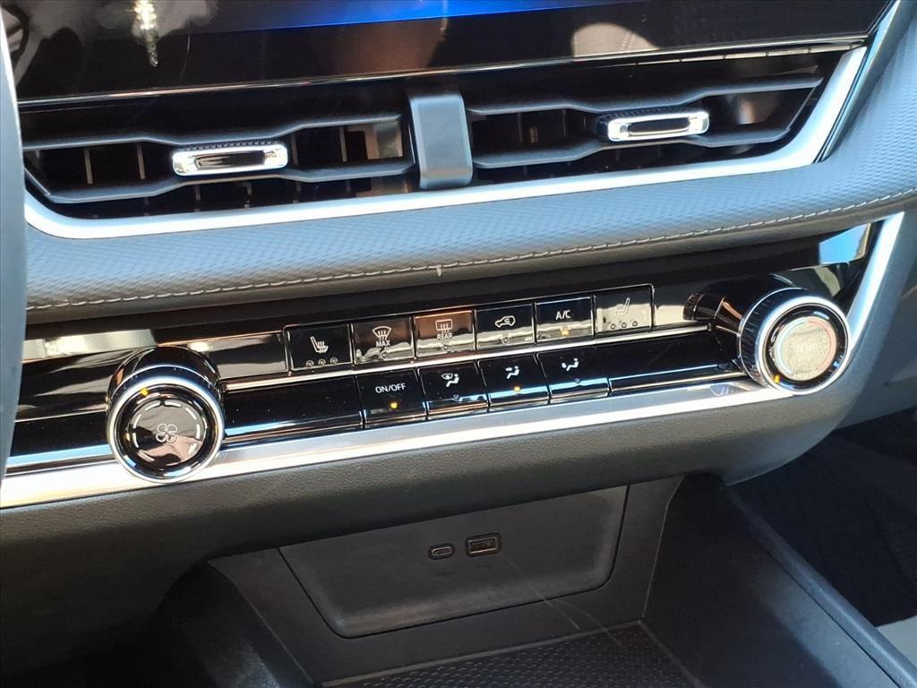 new 2026 Chevrolet Equinox car, priced at $1,221,600