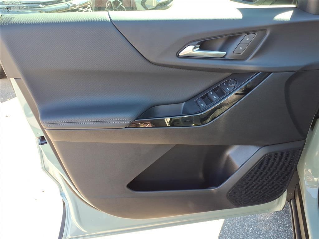 new 2026 Chevrolet Equinox car, priced at $1,221,600