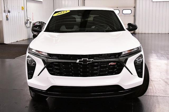new 2025 Chevrolet Trax car, priced at $24,805