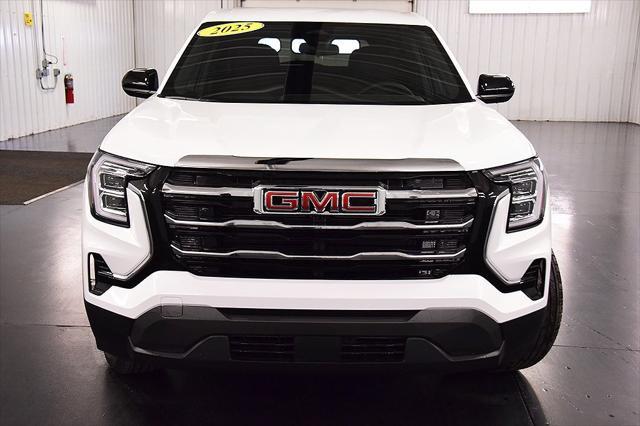 new 2025 GMC Terrain car, priced at $33,395