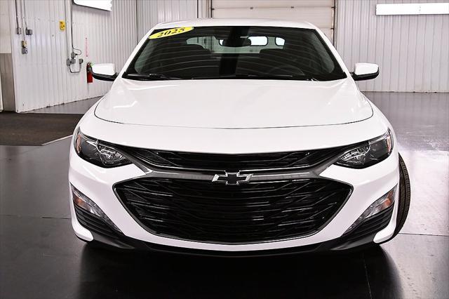 new 2025 Chevrolet Malibu car, priced at $30,365