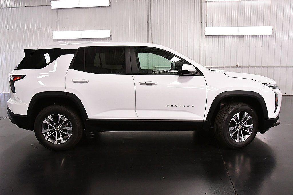 new 2026 Chevrolet Equinox car, priced at $34,635