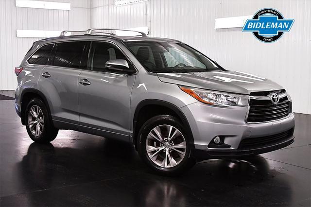 used 2015 Toyota Highlander car, priced at $19,872