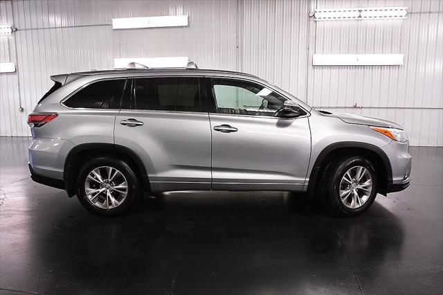 used 2015 Toyota Highlander car, priced at $19,871