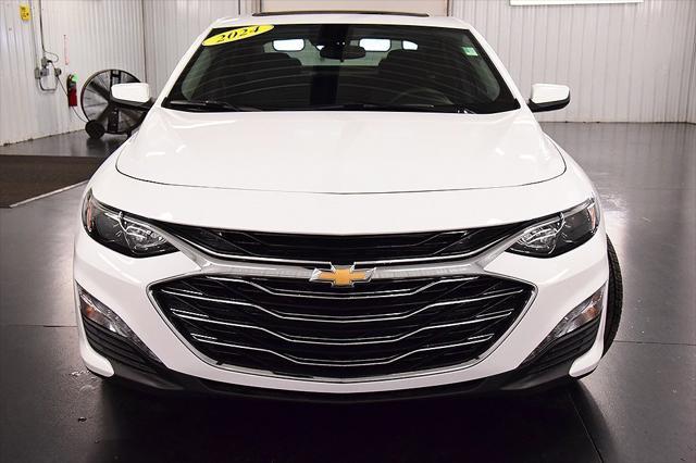 new 2024 Chevrolet Malibu car, priced at $30,245