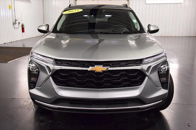 new 2025 Chevrolet Trax car, priced at $25,485