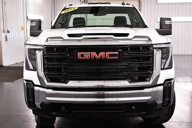 new 2024 GMC Sierra 3500 car, priced at $54,178