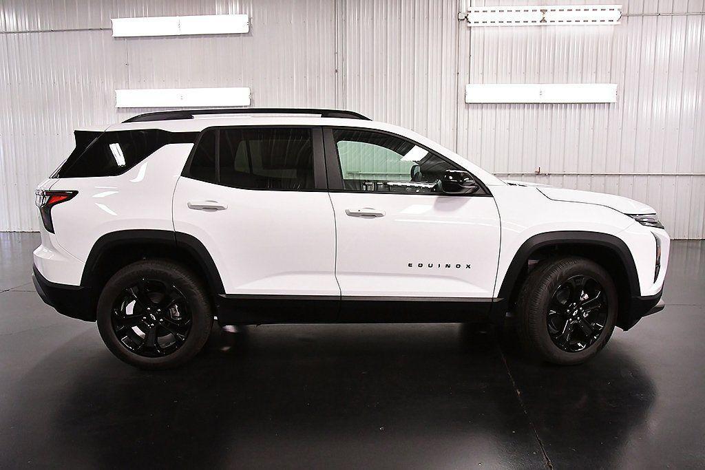 new 2026 Chevrolet Equinox car, priced at $35,680