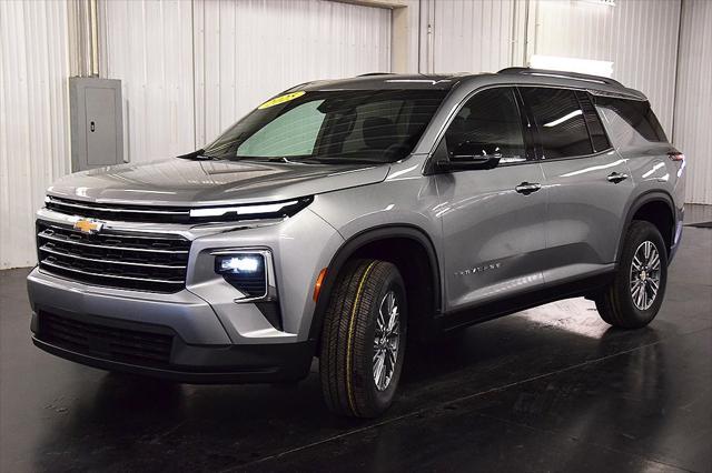 new 2025 Chevrolet Traverse car, priced at $43,140