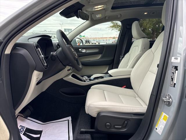 new 2025 Volvo XC40 car, priced at $49,790