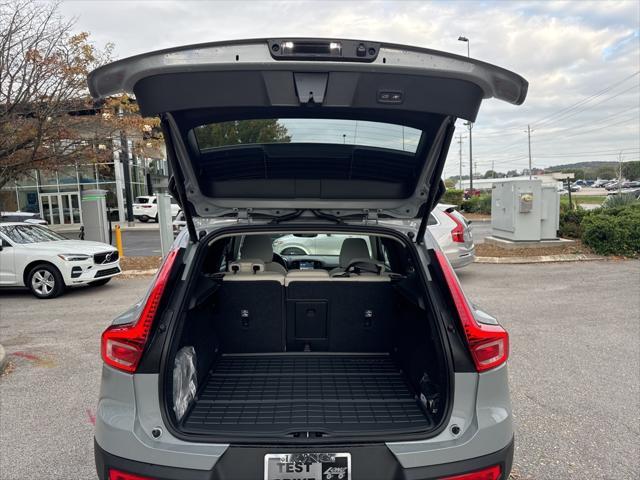 new 2025 Volvo XC40 car, priced at $49,790