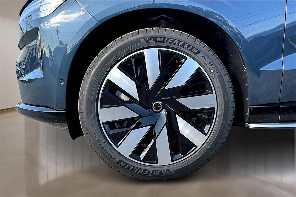 new 2025 Volvo EX90 car, priced at $81,275