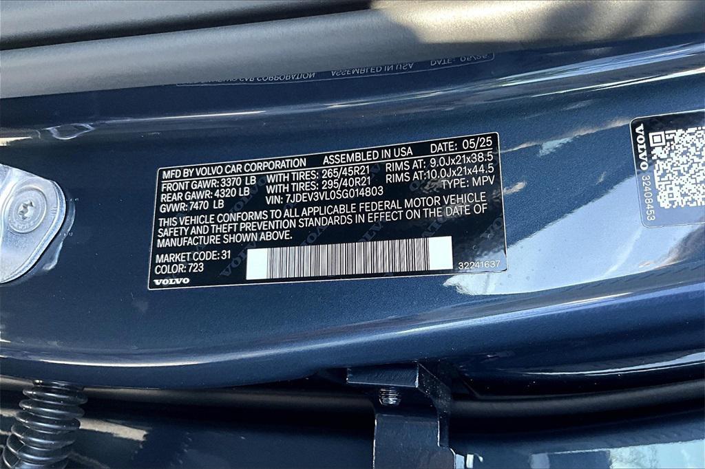 new 2025 Volvo EX90 car, priced at $81,275