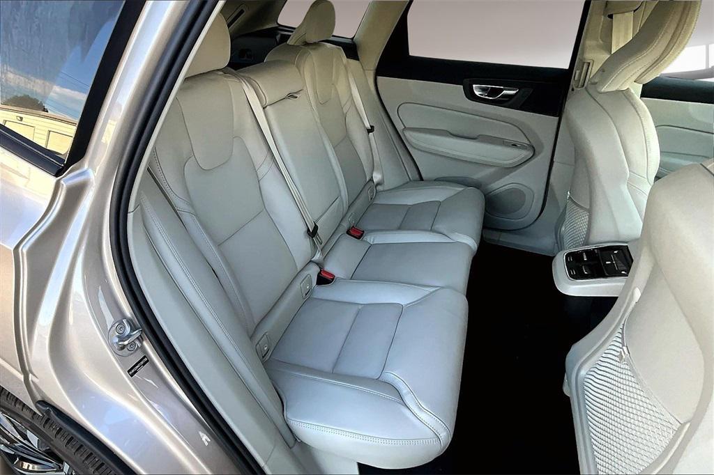 new 2026 Volvo XC60 car, priced at $63,935