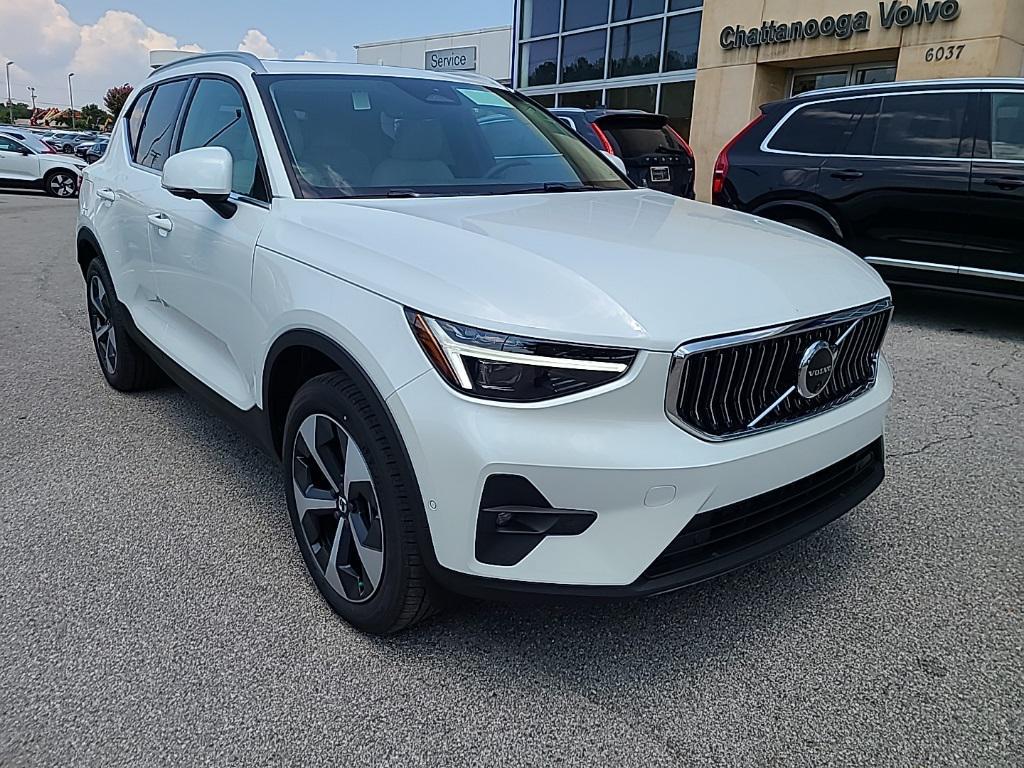 new 2025 Volvo XC40 car, priced at $43,315