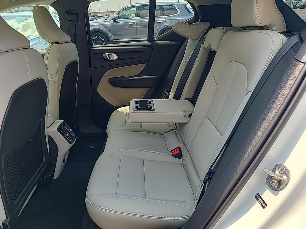 new 2025 Volvo XC40 car, priced at $43,315