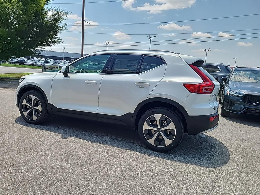 new 2025 Volvo XC40 car, priced at $43,315