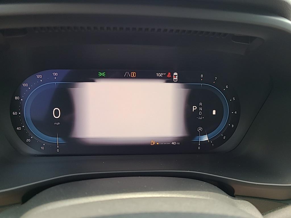 new 2025 Volvo XC40 car, priced at $43,315