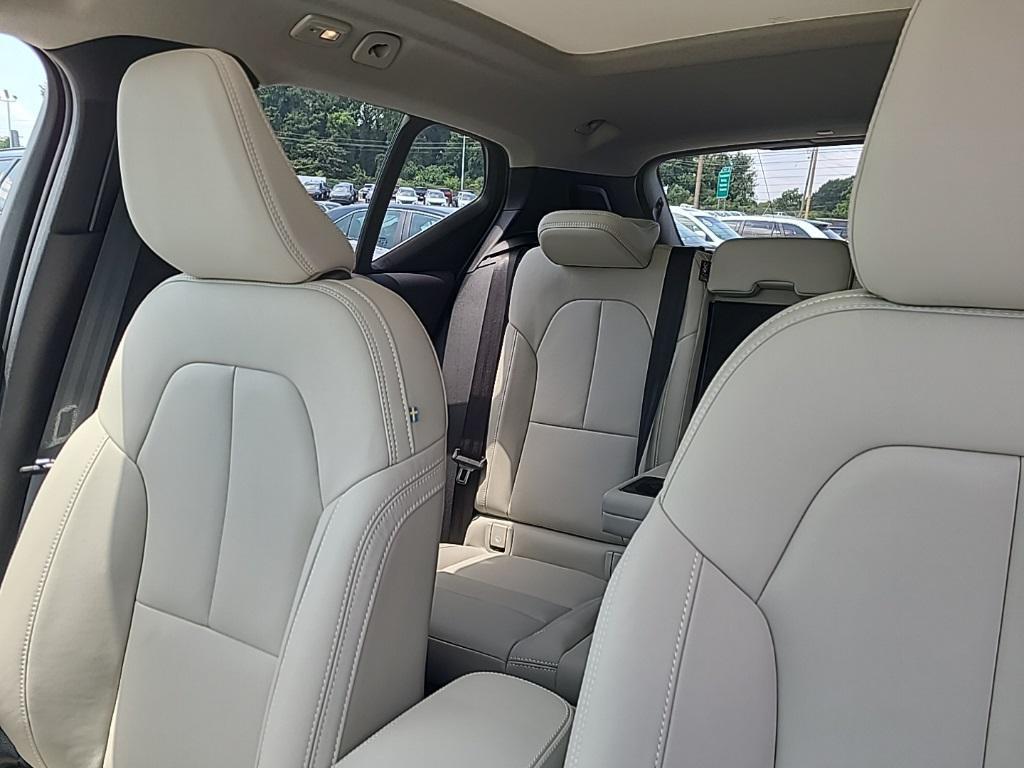 new 2025 Volvo XC40 car, priced at $43,315