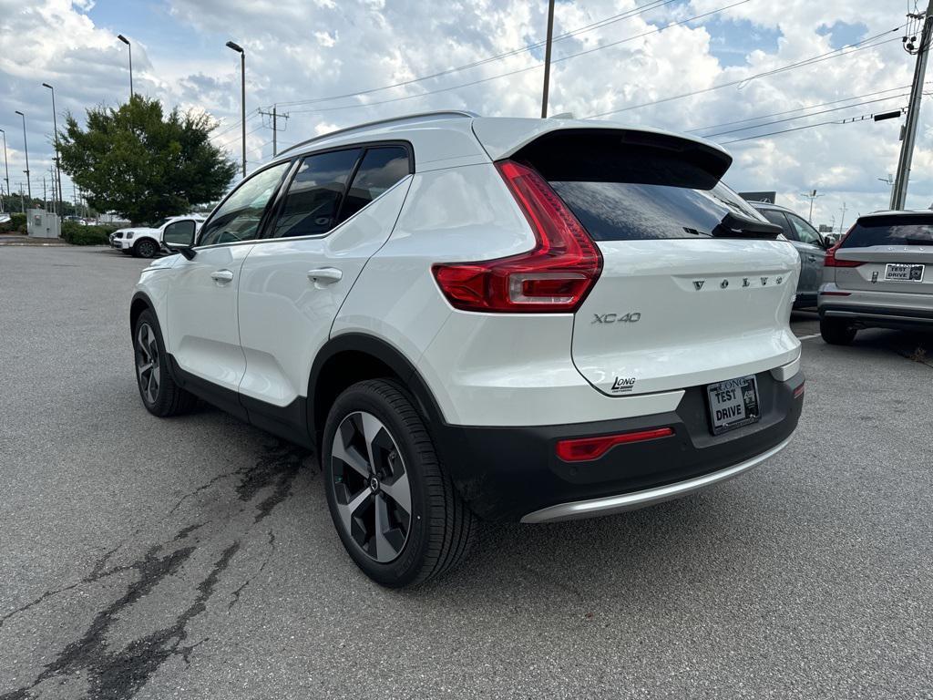 new 2025 Volvo XC40 car, priced at $40,315