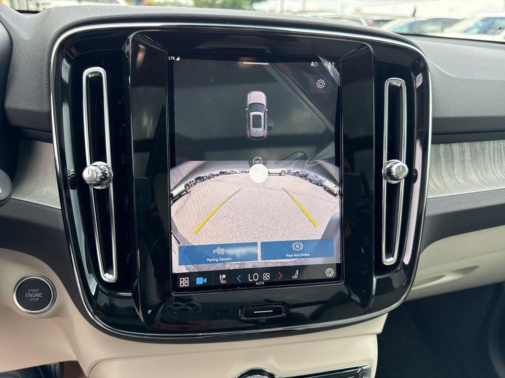 new 2025 Volvo XC40 car, priced at $40,315