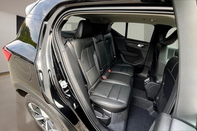 new 2025 Volvo XC40 car, priced at $48,335