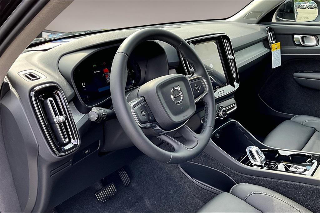 new 2025 Volvo XC40 car, priced at $44,335