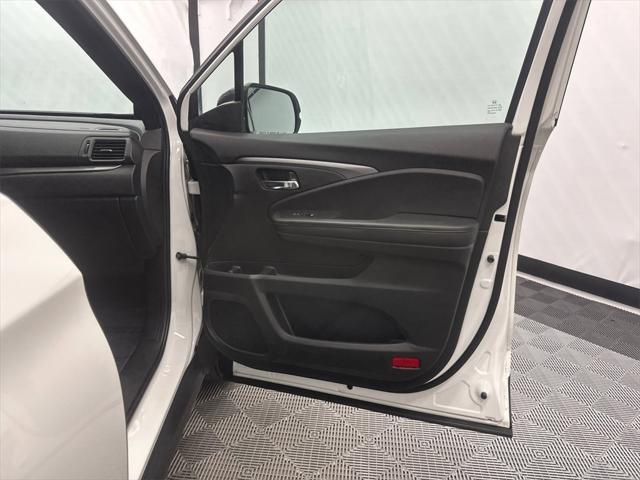 used 2022 Honda Pilot car, priced at $25,995