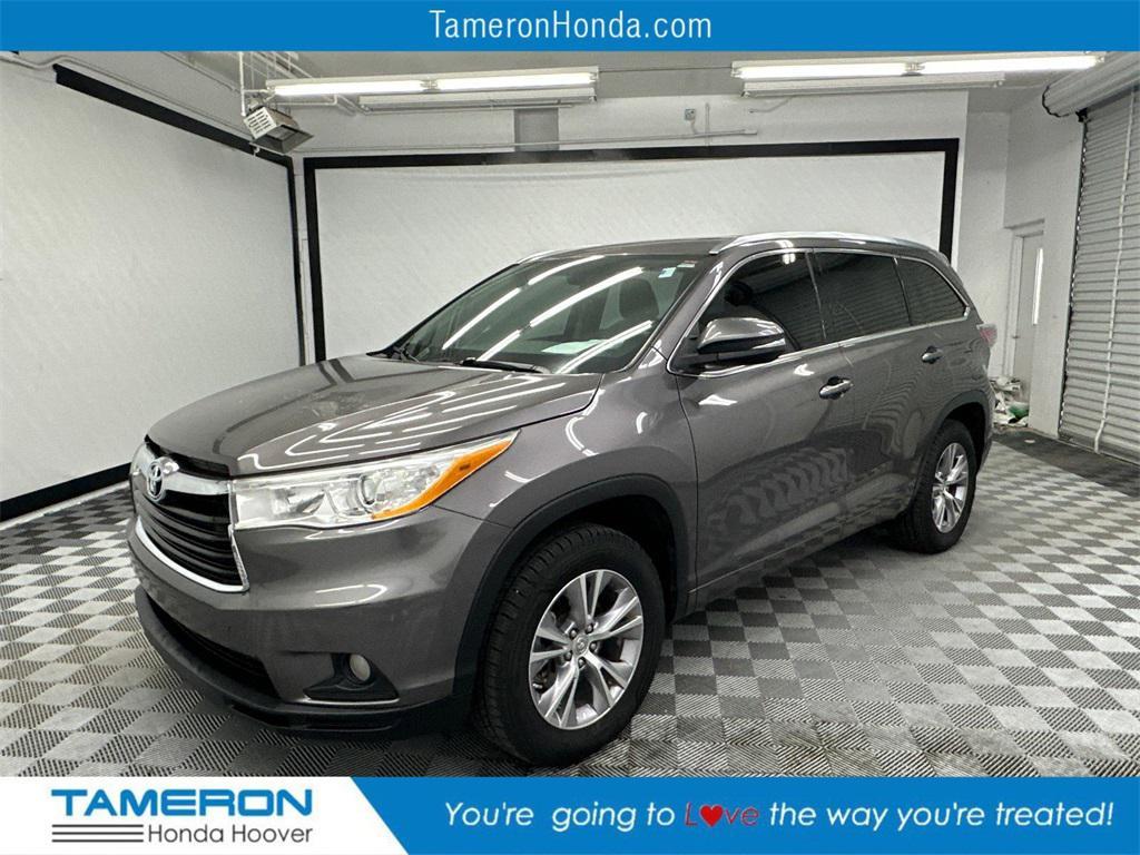 used 2014 Toyota Highlander car, priced at $17,425