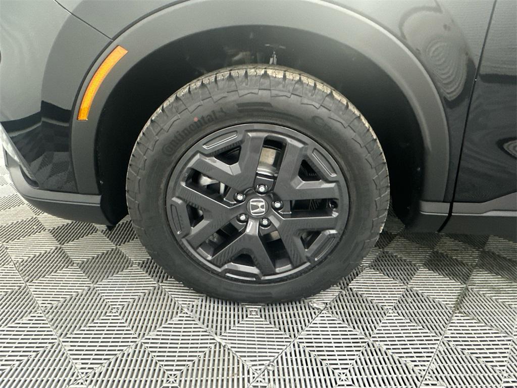 new 2026 Honda CR-V Hybrid car, priced at $40,250