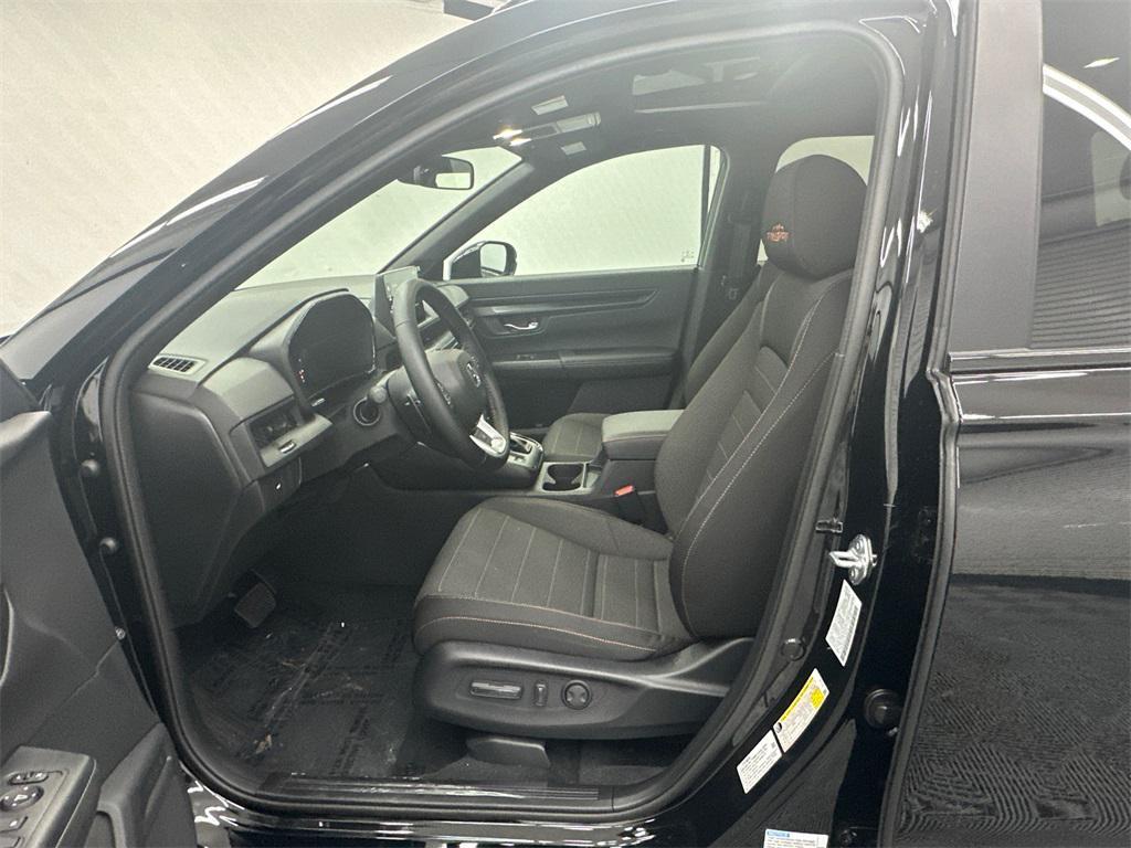 new 2026 Honda CR-V Hybrid car, priced at $40,250