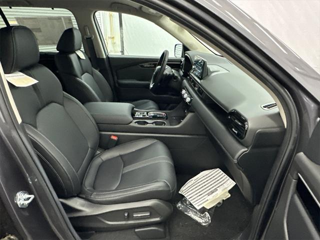 new 2025 Honda Pilot car, priced at $47,725