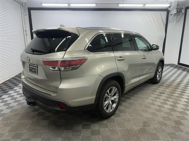 used 2015 Toyota Highlander car, priced at $14,995