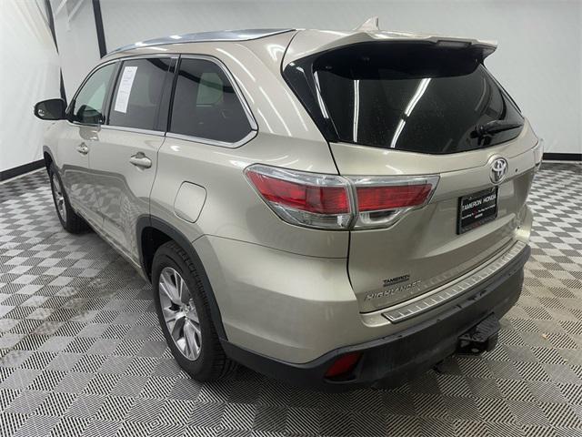 used 2015 Toyota Highlander car, priced at $14,995