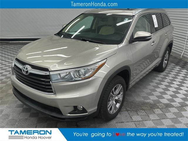 used 2015 Toyota Highlander car, priced at $14,995