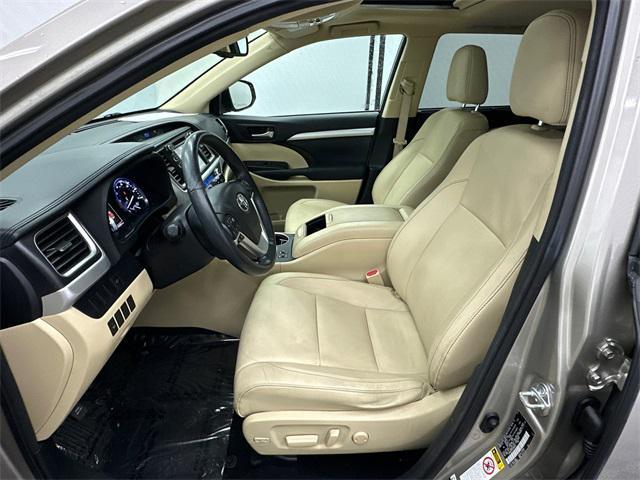 used 2015 Toyota Highlander car, priced at $14,995