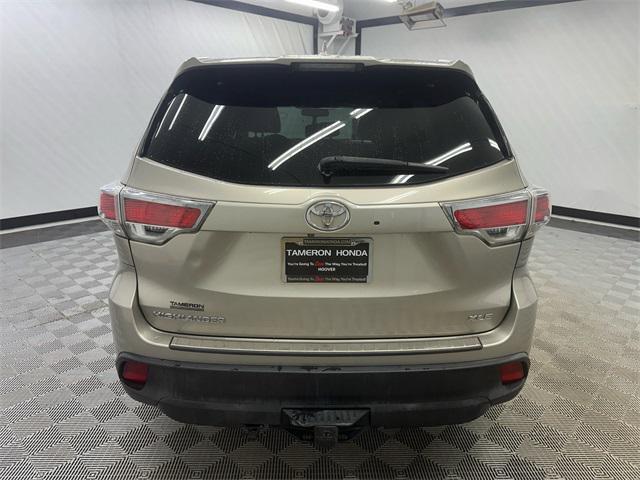 used 2015 Toyota Highlander car, priced at $14,995