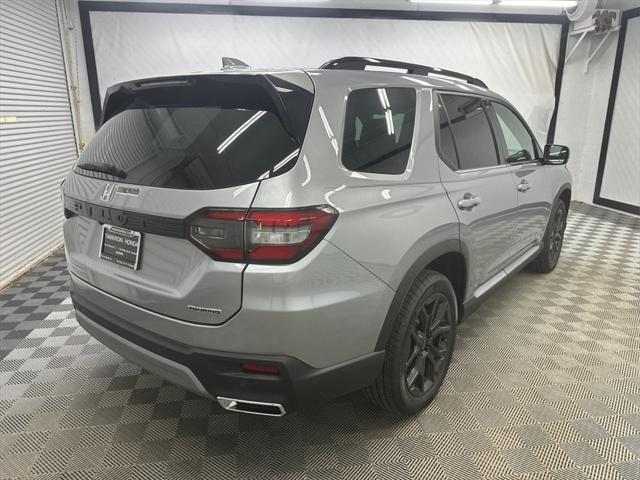 new 2025 Honda Pilot car, priced at $50,850