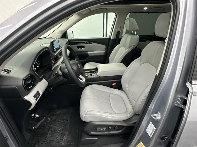 new 2025 Honda Pilot car, priced at $50,850
