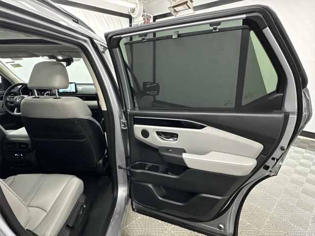 new 2025 Honda Pilot car, priced at $50,850